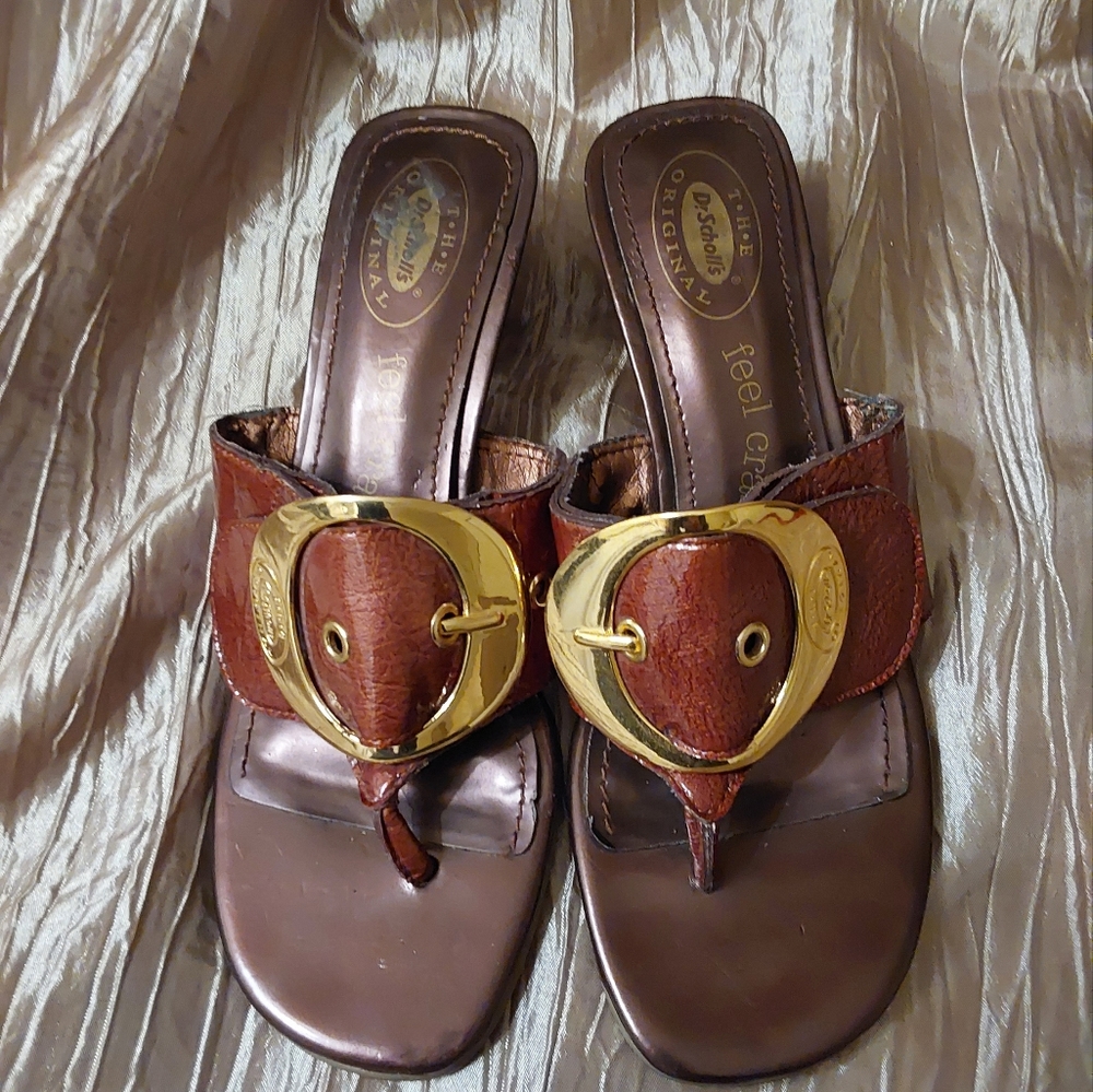 DR. SCHOLLS BROWN ZODIAC LEATHER SLIP-ON KITTEN HEELS